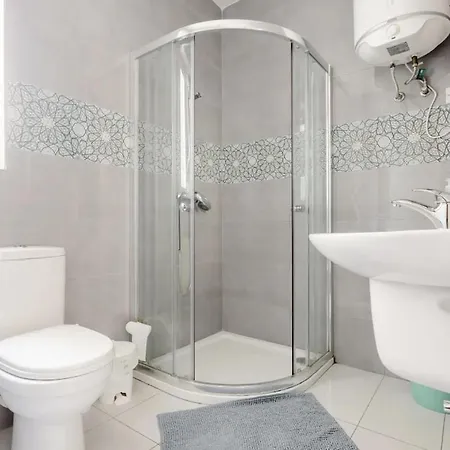 F12 1, Private Two Single Beds Shared Bathroom In Shared Flat 民宿 姆西达