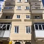 Homestay F12 1, Private Two Single Beds Shared Bathroom In Shared Flat *