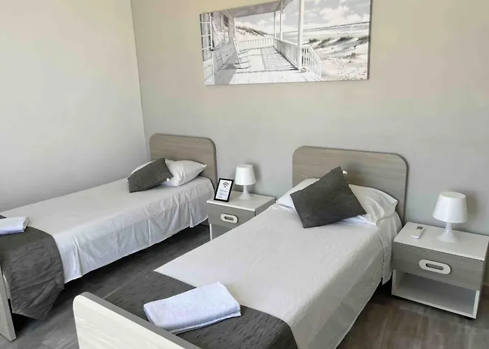 Privat bolig F12 1, Private Two Single Beds Shared Bathroom In Shared Flat Msida